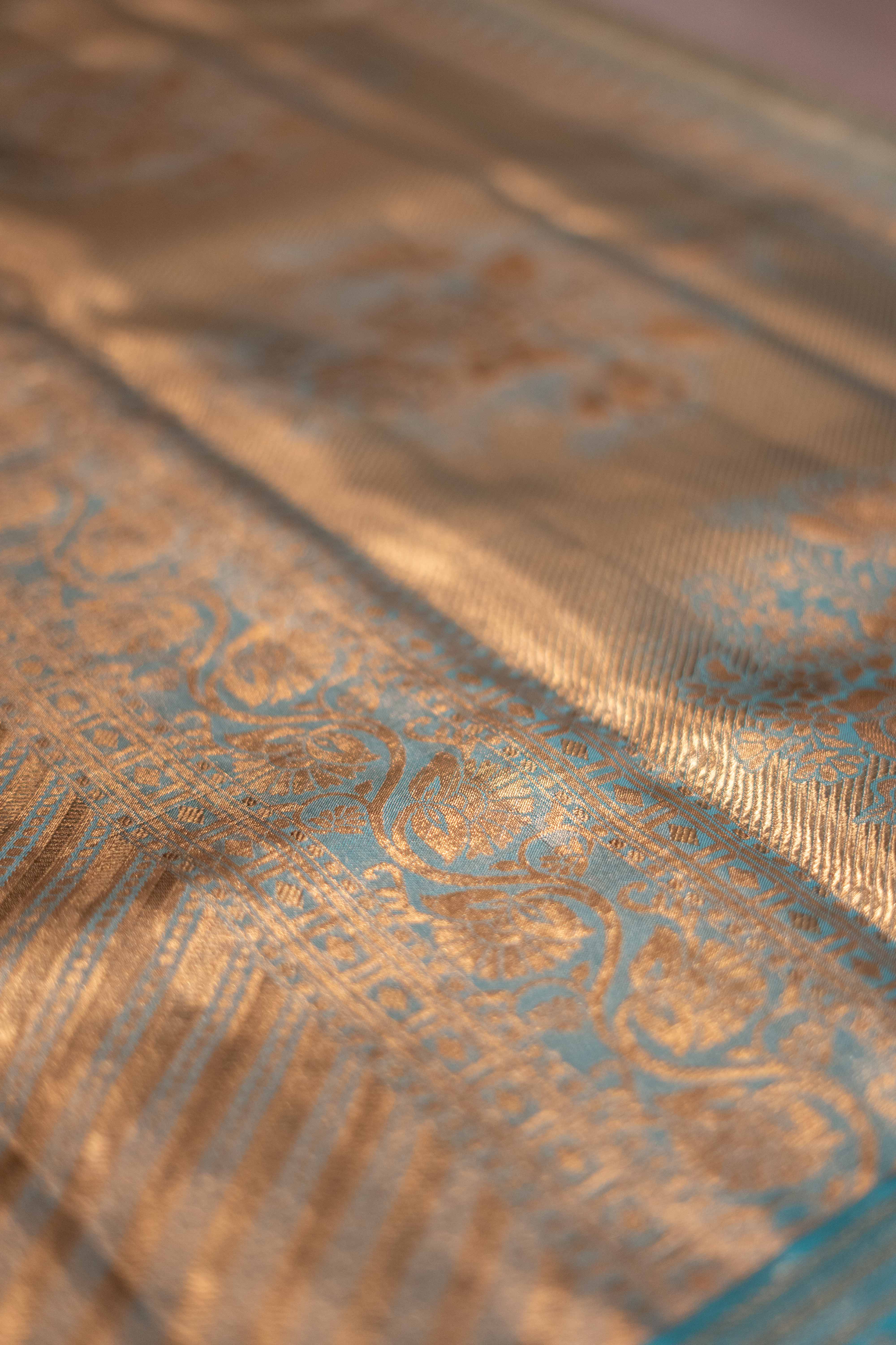 Multicoloured dual tone Kanchipuram Tissue saree