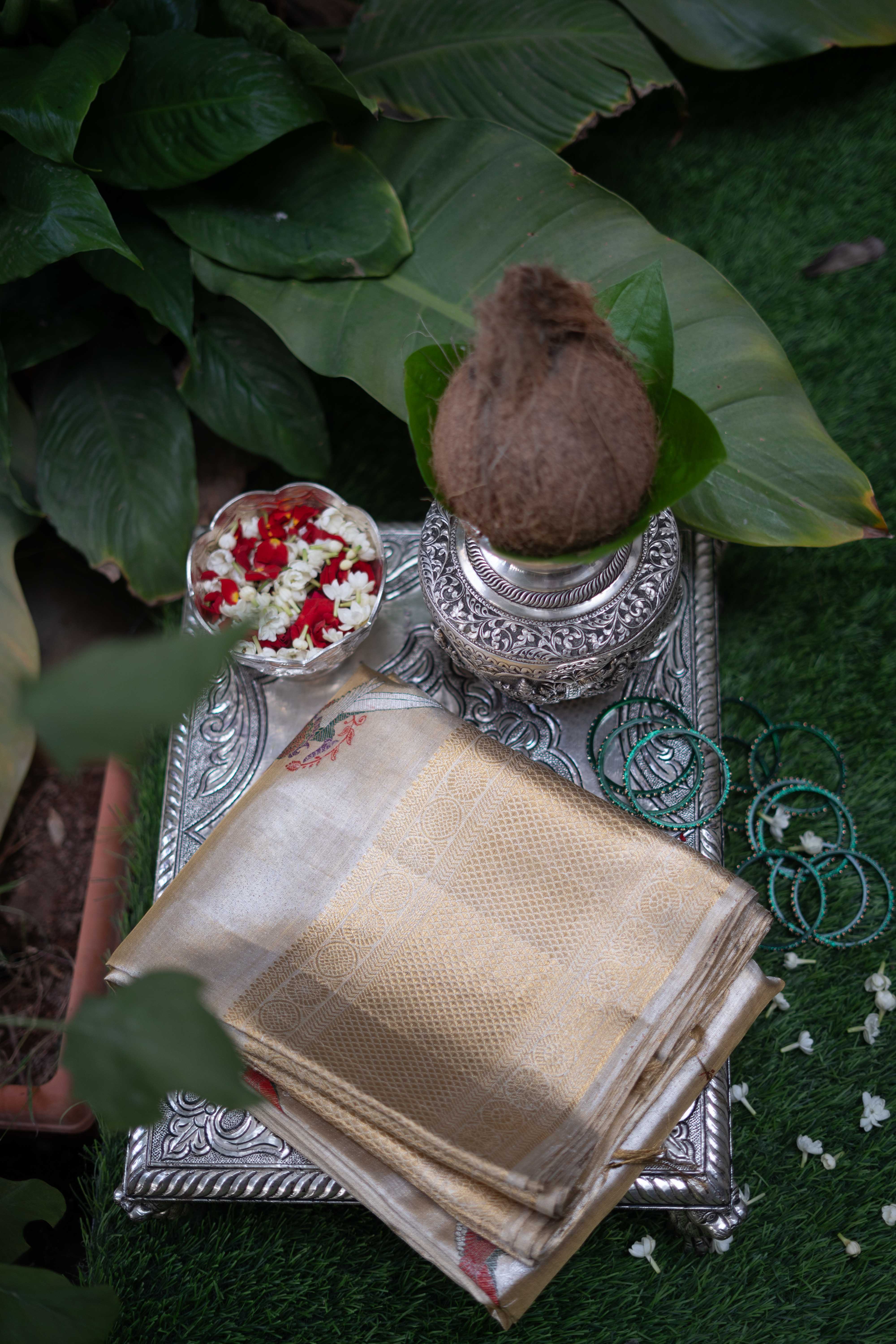 Pure Kanchivaram Saree - Silver And Gold With Parrat Print