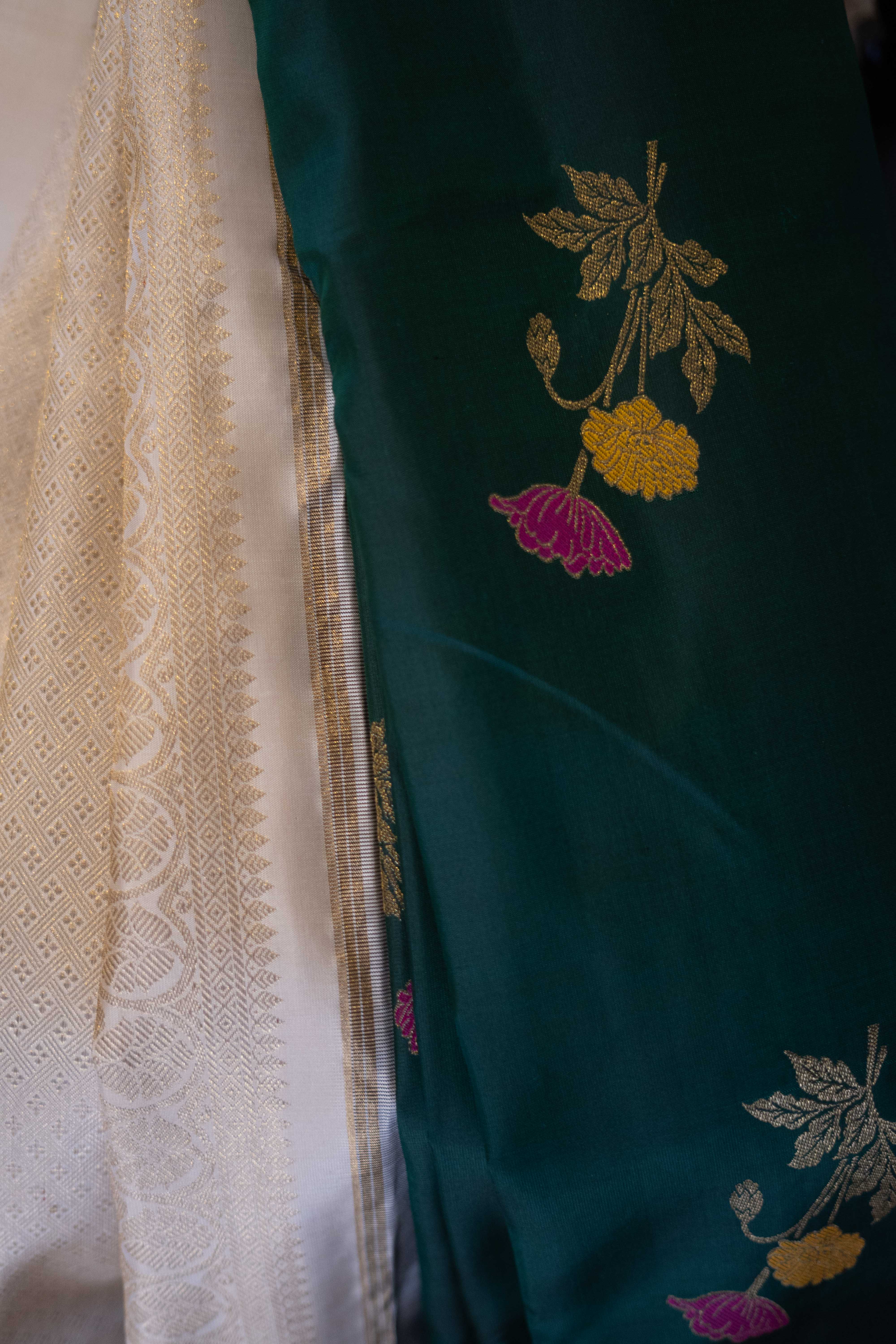 Pure Kanchipuram Silk Saree - Green With Beige