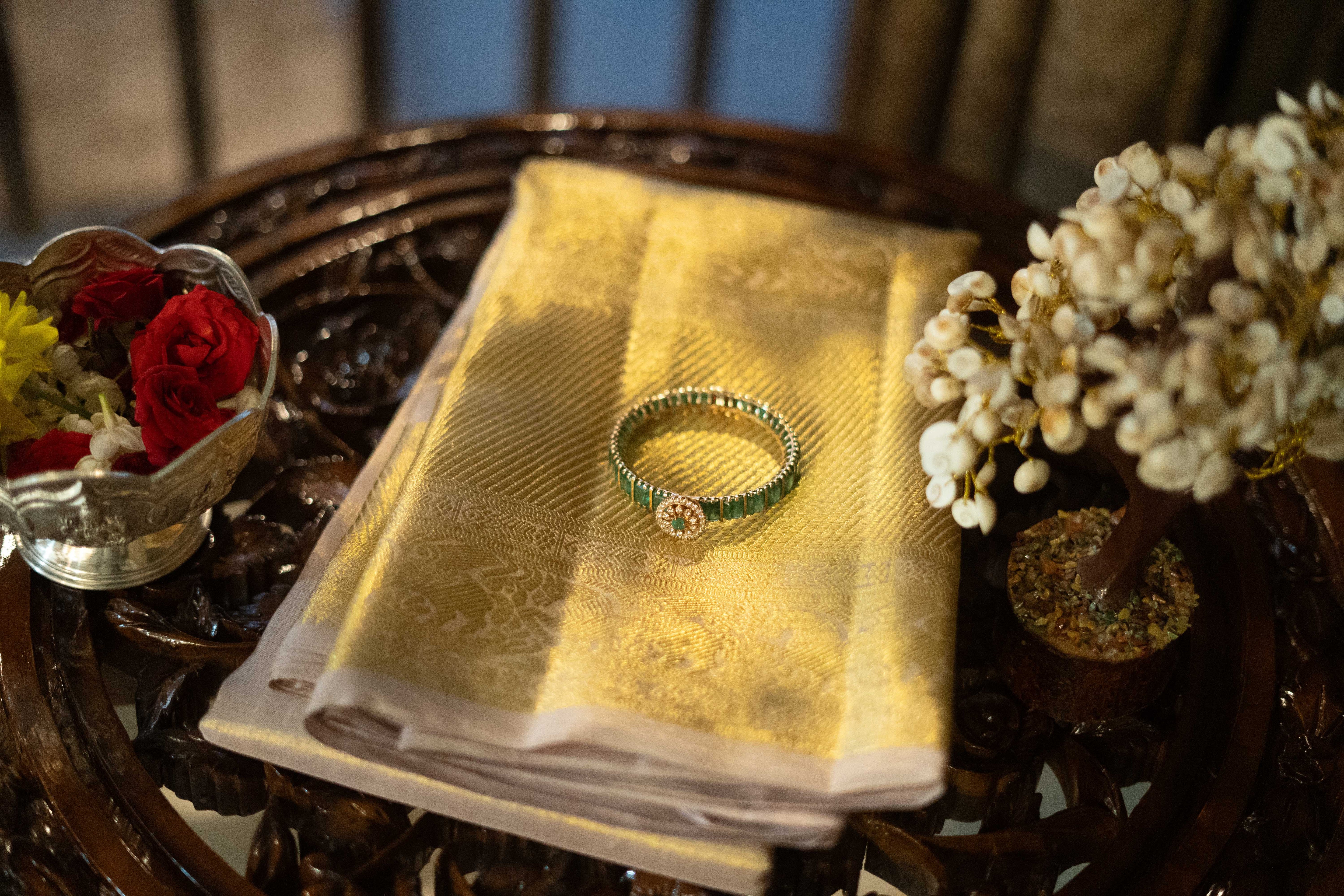 Pure Kanchivaram Saree - Onion Pink With Gold Border